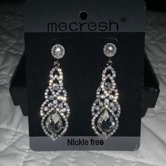 Earrings fit for a formal occasion - Picture 1 of 4